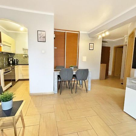 Apartamenty Bryza - Chelmonskiego - Parking - Centrum Świnoujście  Eksteriør billede