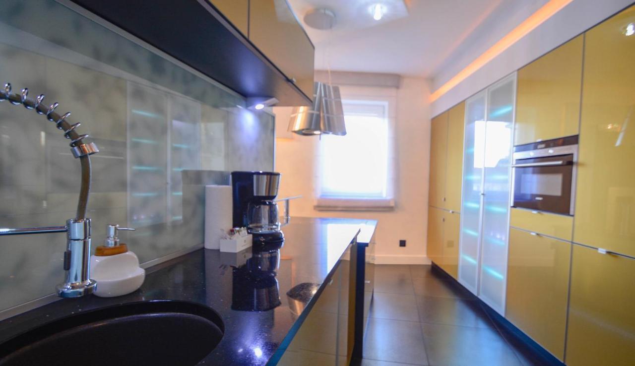 Apartamenty Bryza - Chelmonskiego - Parking - Centrum Świnoujście  Eksteriør billede